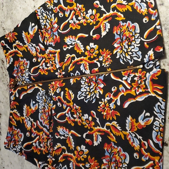 Zara Dresses & Skirts - Zara skirt size xs